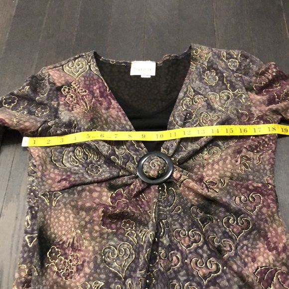 Tradition 3/4 Sleeves V-Neck Top - Picture 5 of 7